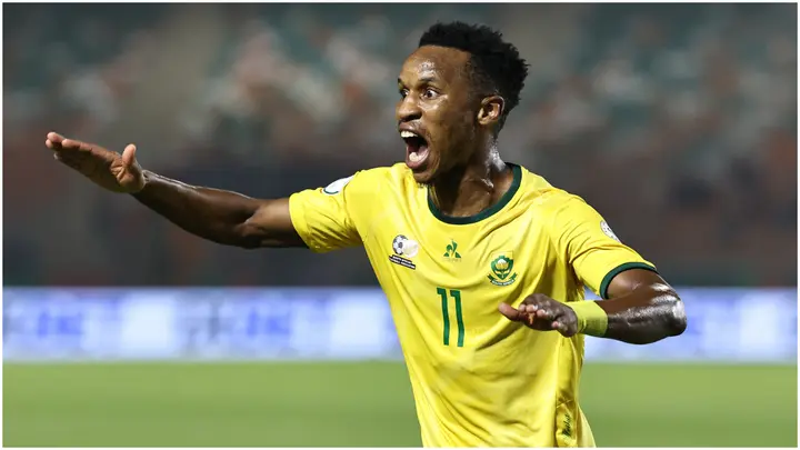 Bafana Bafana’s Midfield Maestro Themba Zwane Earns Coach’s Respect with Stellar Performance