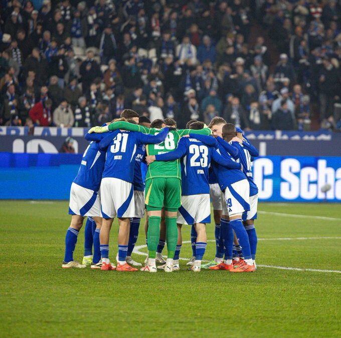 Christopher Antwi-Adjei Shines with Assist in Schalke 04’s Comeback Draw Against Fortuna Düsseldorf