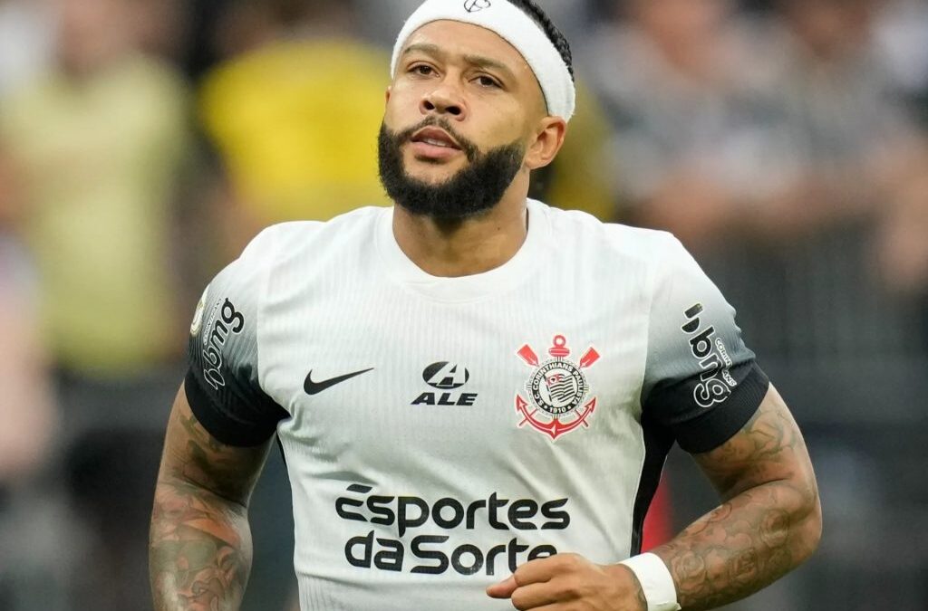 Memphis Depay Dismisses Retirement Rumors, Thrives at Corinthians