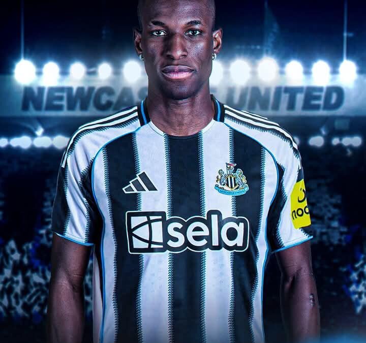 Transfer Battle Brews: Bayern and Newcastle Chase Chelsea’s Nicolas Jackson