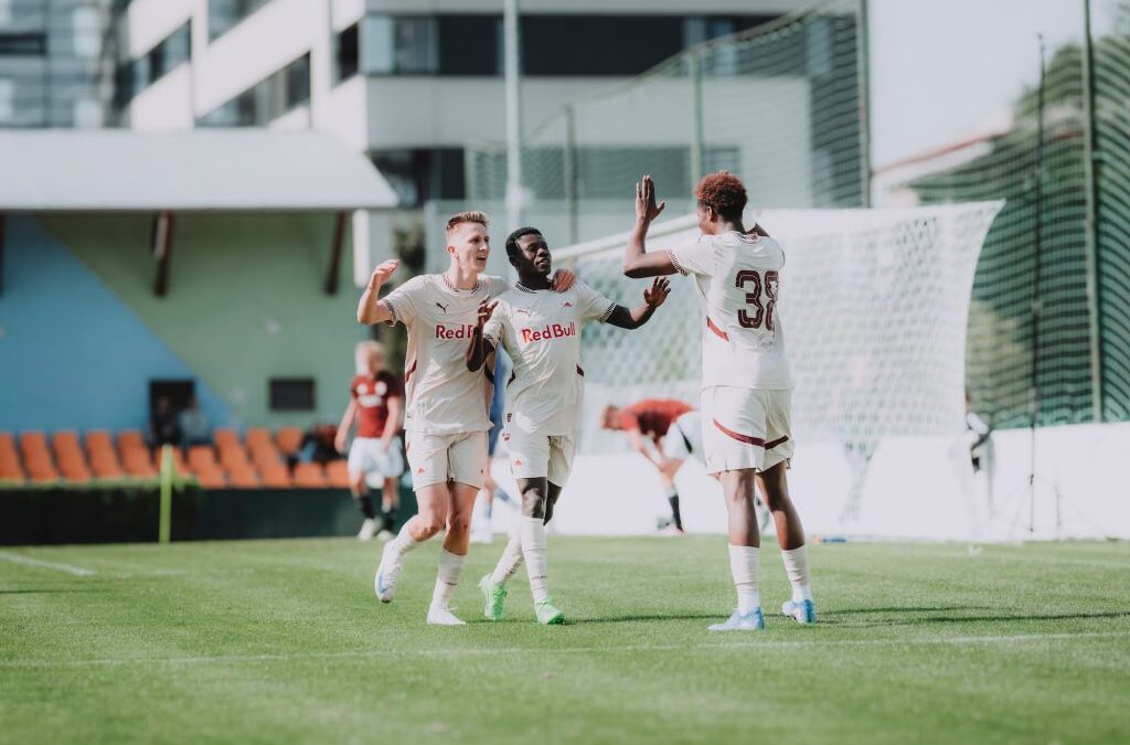Baidoo Provides Assist but Salzburg Fall to Aston Villa in Europa League Thriller