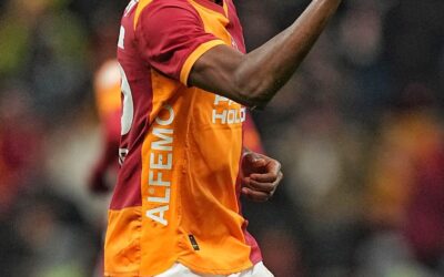 Osimhen Urges Young Stars to Value Education, Donates ₦10m to Beyond Limits Academy