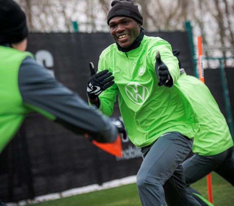 Adjetey Wins Early Praise at Wolfsburg as Coach Bauer Hails Rapid Adaptation